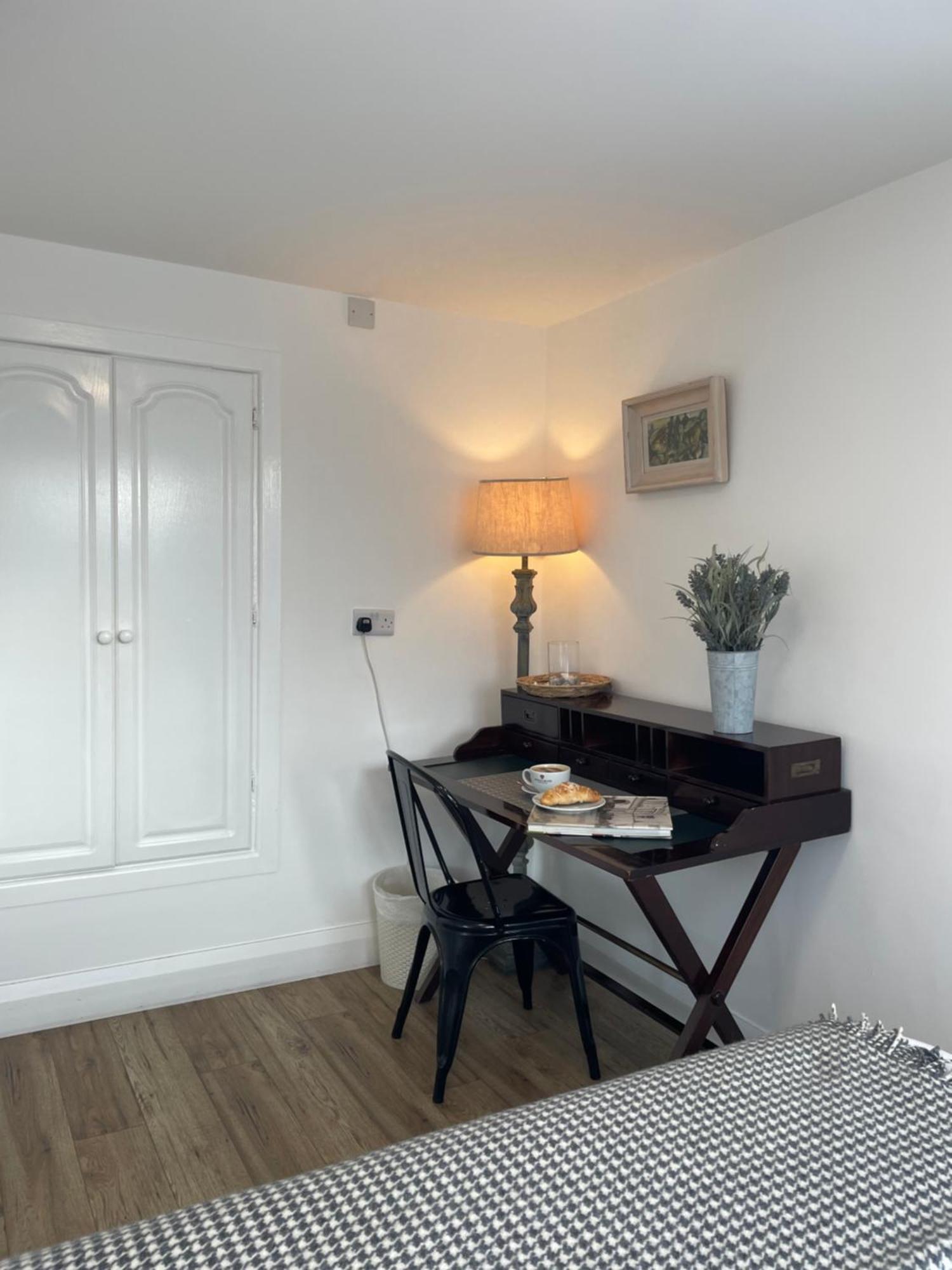 ゴールウェイ Mocha Newcastle Bed & Breakfast エクステリア 写真